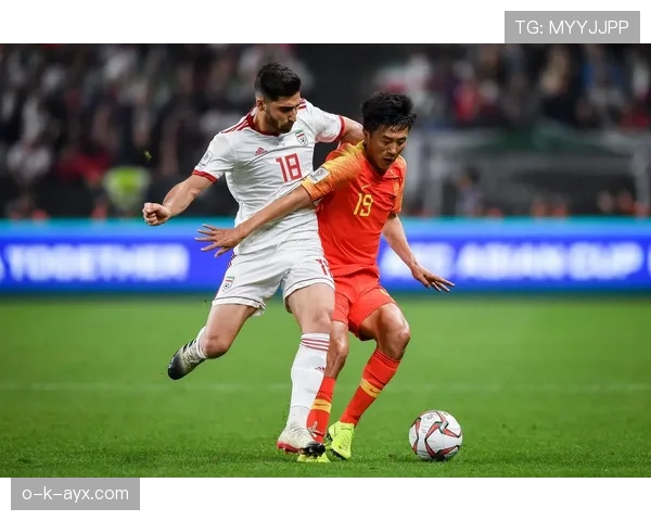 沙勒罗瓦逼抢体系闪耀赛场,新战术助力球队表现持续亮眼 沙勒罗瓦逼抢体系闪耀赛场,新战术助力球队表现持续亮眼